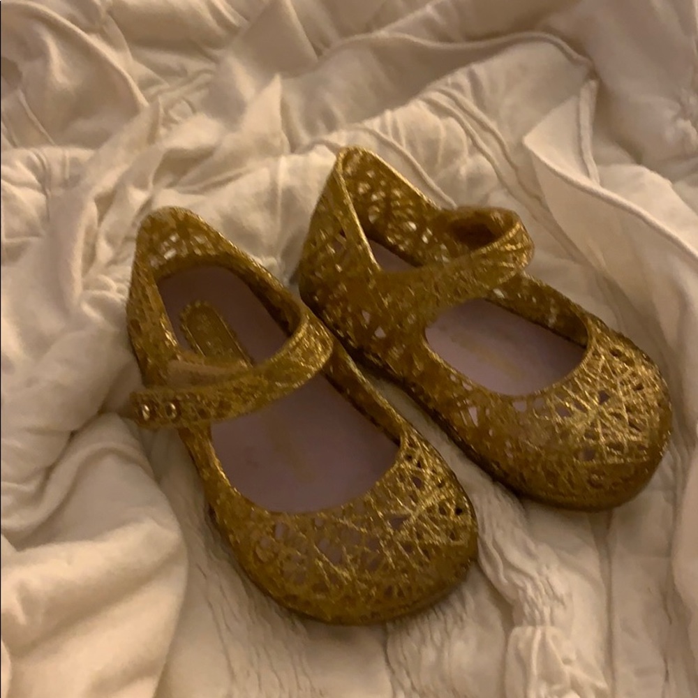 Size 5 mini Melissa zig zags GUC